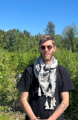 Gråtkvalt poesi og kjærlighet til folket