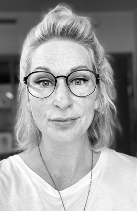 Skrev bok på bestilling